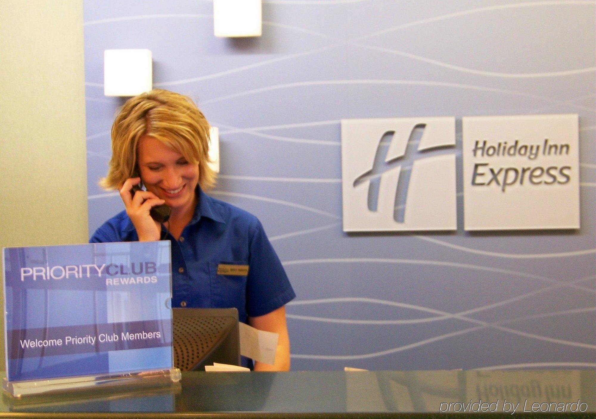 Holiday Inn Express Hotel & Suites Charlotte By Ihg Экстерьер фото