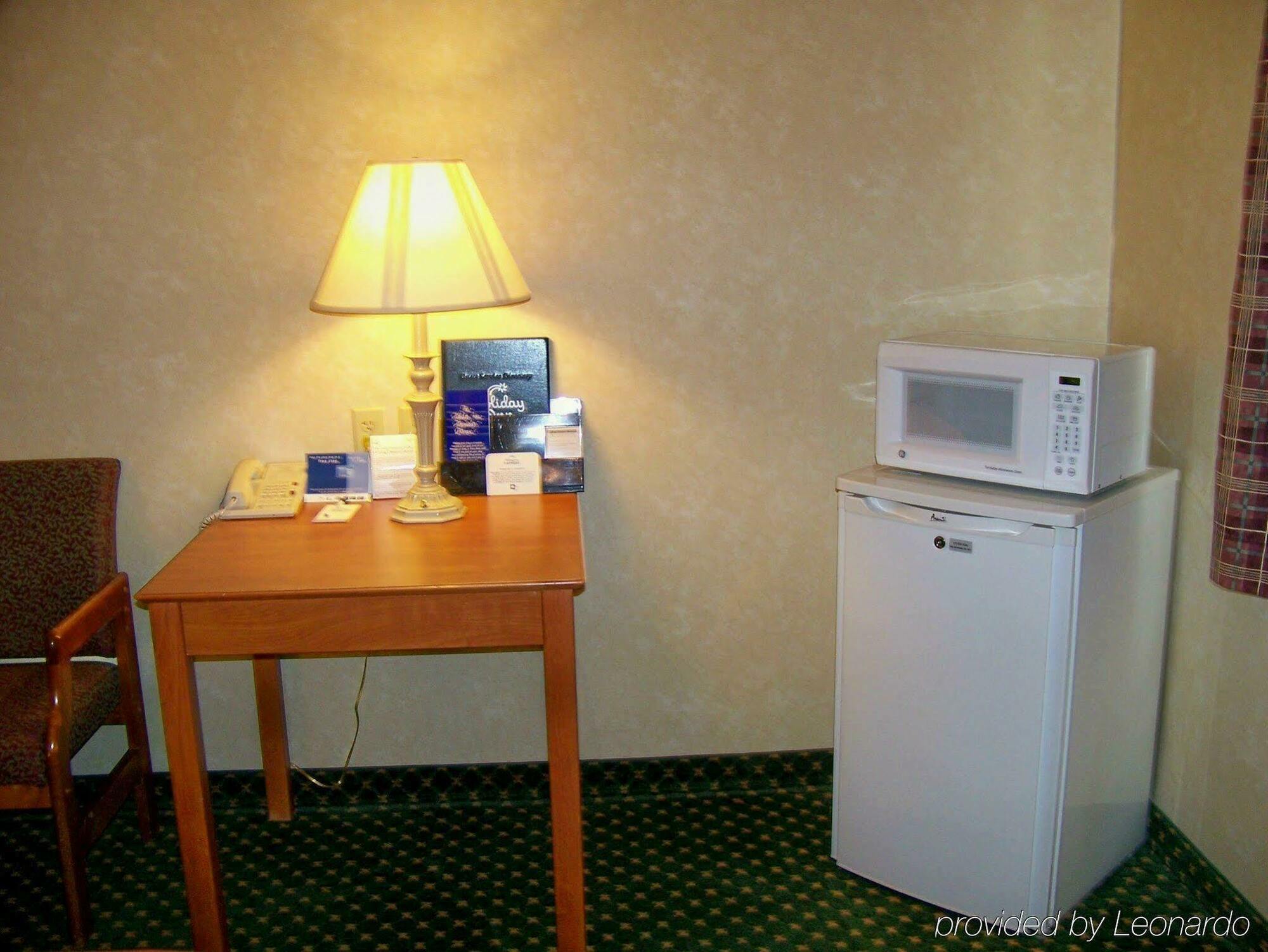 Holiday Inn Express Hotel & Suites Charlotte By Ihg Экстерьер фото