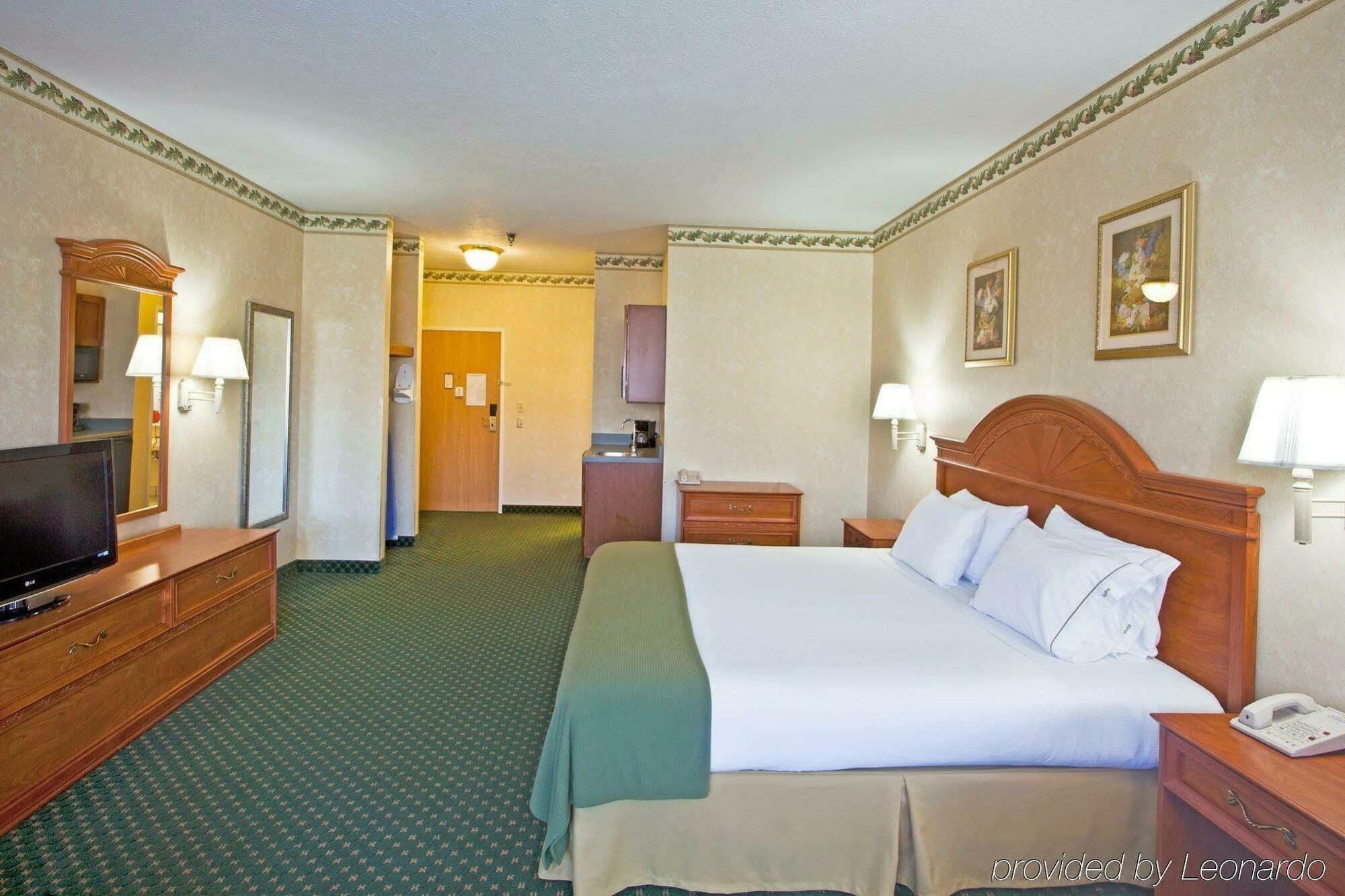 Holiday Inn Express Hotel & Suites Charlotte By Ihg Экстерьер фото